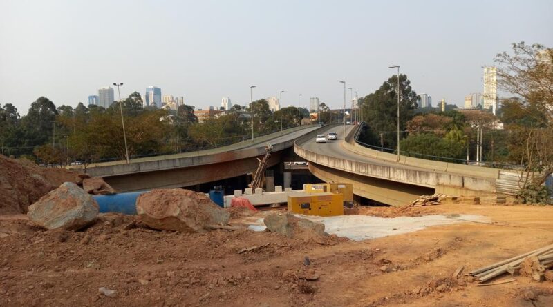 obra de ligação da ponte do alphaville para avenida café do ponto