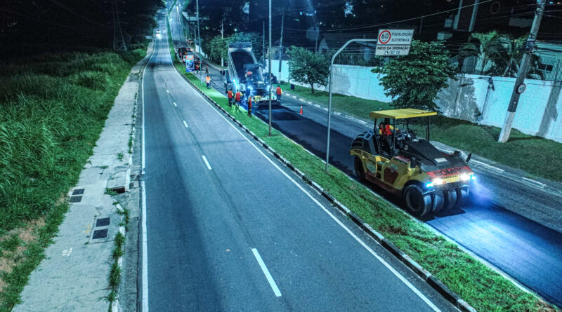Trabalhos de recapeamento avançam na Av. Yojiro Takaoka, em Alphaville