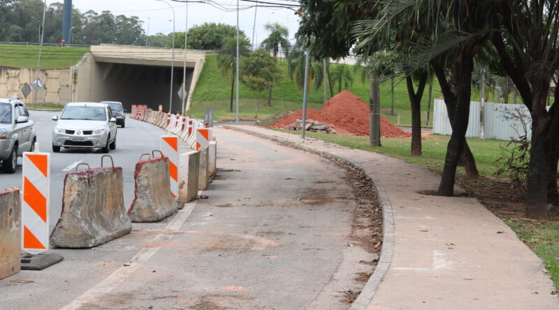 Obra contra enchentes em Alphaville evolui e muda o trânsito na Av. Piracema