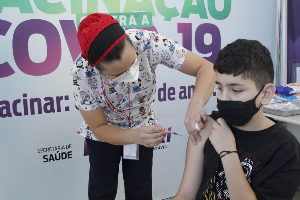 vacinas covid-19 crianças Barueri Alphaville Pfizer Coronavac
