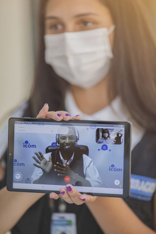 tablets atendimento população deficiência auditiva Barueri Alphaville