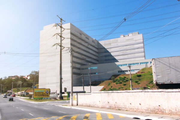 Hospital Regional Rota dos Bandeirantes, em Barueri, será entregue ao Estado em 1º de setembro.Alphaville 