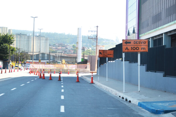 Semurb implanta desvio ao lado do Complexo Esportivo do Silveira para obras no piscinão