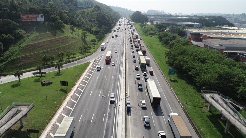 Sistema Castello-Raposo e trecho oeste do Rodoanel devem ter fluxo de mais de 1,8 milhão de veículos durante feriadão, prevê CCR