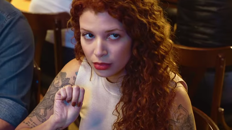 Proteção às mulheres: um gesto simples e discreto pode ajudar vítimas de abuso