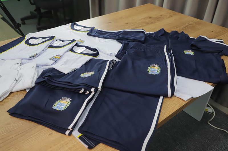 Barueri distribuirá 70 mil uniformes e kits escolares