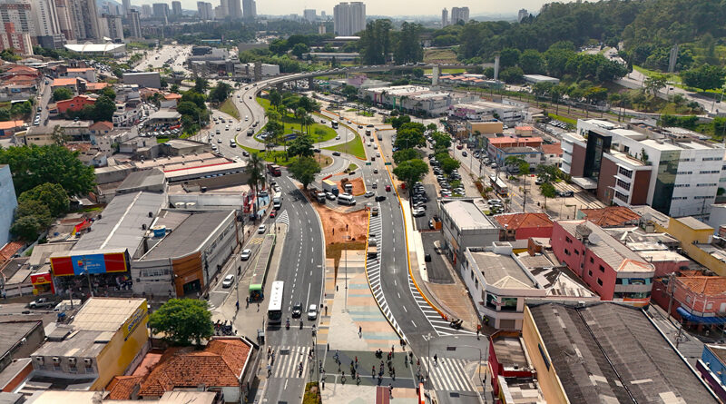 Novo trecho viário com canalização é inaugurado no Centro de Barueri