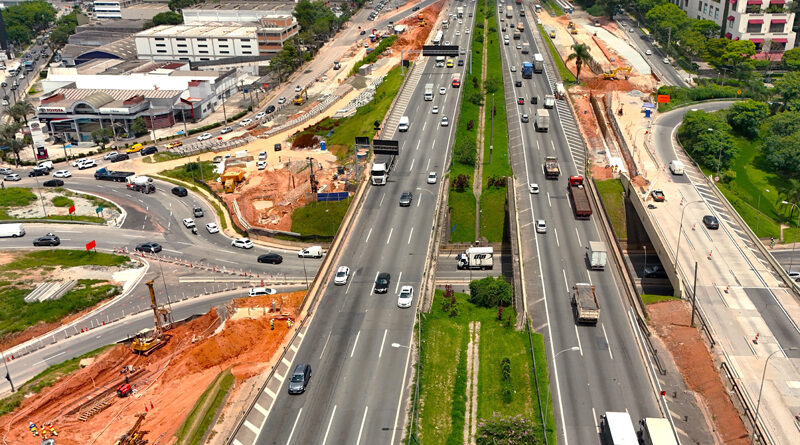 Trevo de Alphaville: Semurb faz controle de fluxo de veículos por obras na Castello