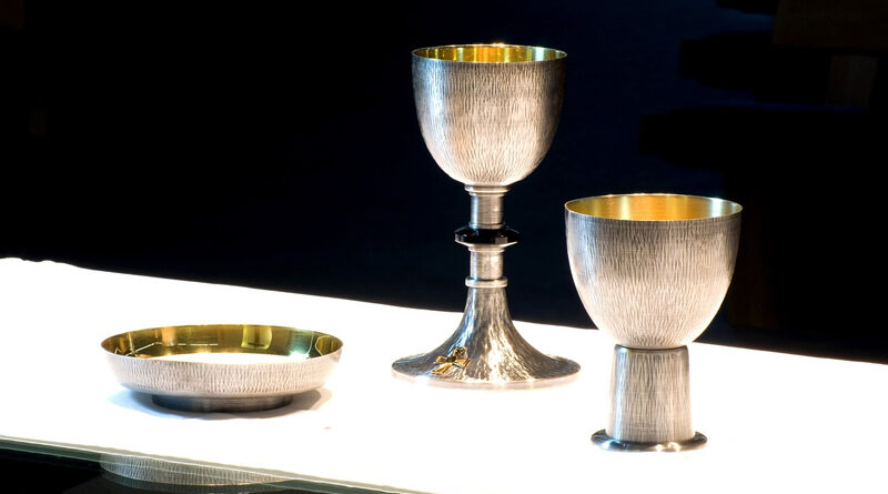 Exposição “A Presença do Espírito Santo no Corpus Christi” segue até dia 2/6, em Santana de Parnaíba