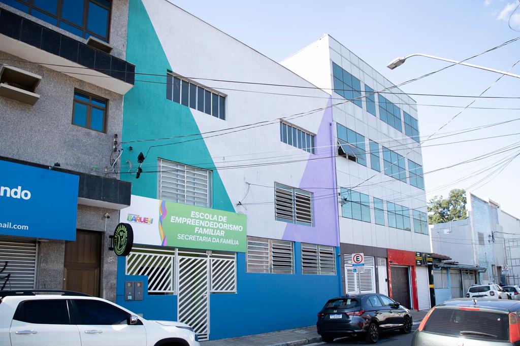 Escola de Empreendedorismo Familiar é inaugurada em Barueri