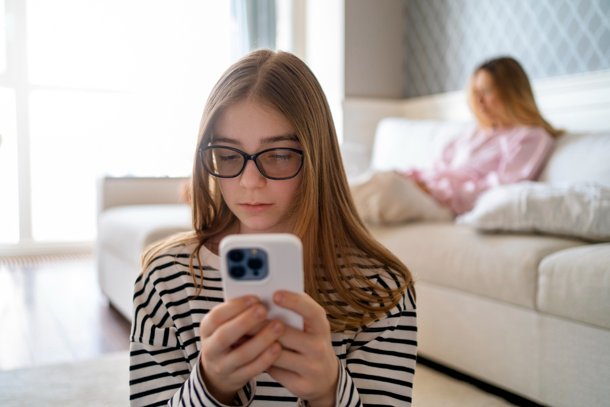 Movimento Desconecta propõe acordo coletivo para adiar smartphones e redes sociais entre crianças e adolescentes