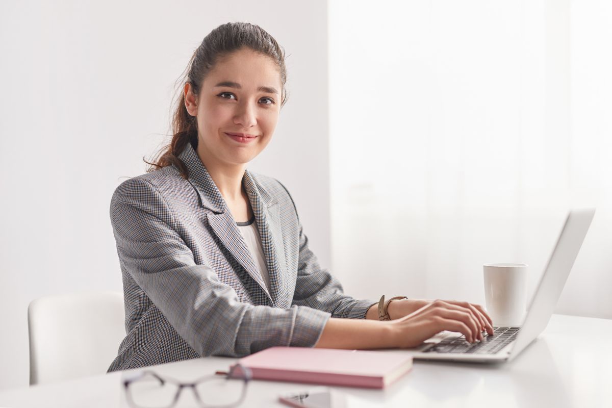 Santander lança programa de trainee com salário de R$ 9.200